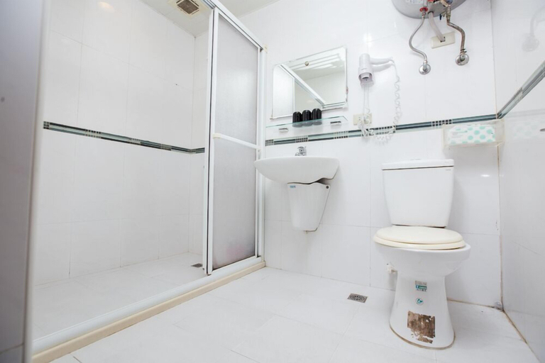 Bathroom 2, Taipei 101 Yurmans House, Taipei City