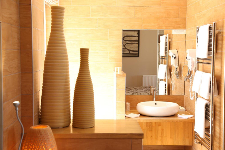 Bathroom 3, Hotel Restaurant Le Bellevue, Calvados
