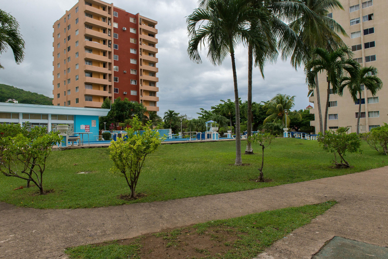 Exterior & Views 2, Sky Blue Beach Studio at Turtle Towers