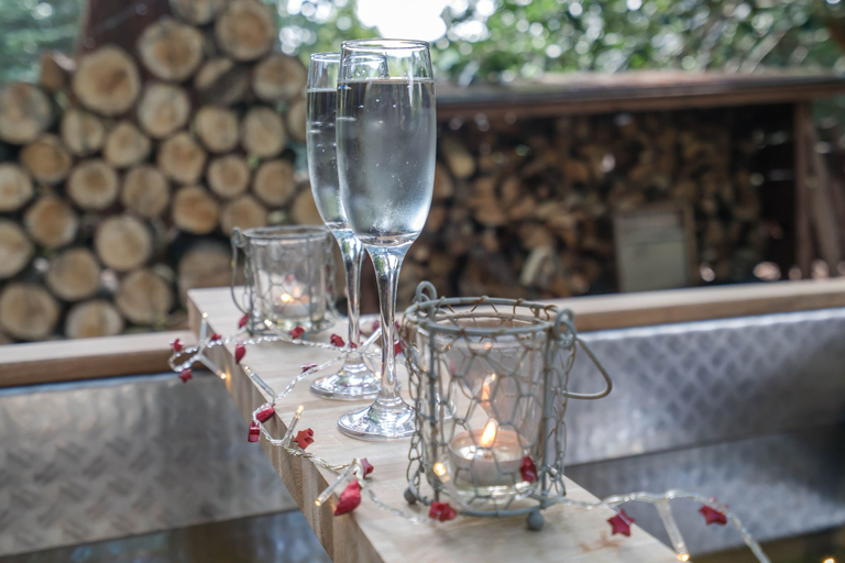 Food & Drinks 5, Punch Tree Cabins, Wood Burner & Hot Tub, South Lanarkshire