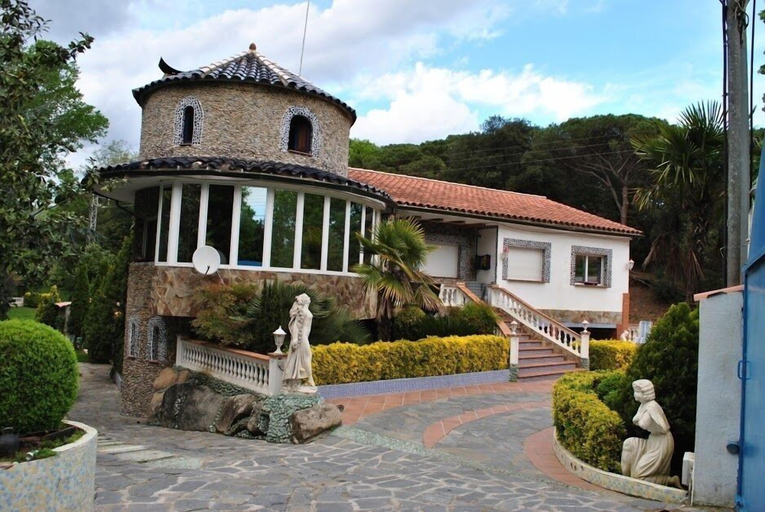Exterior & Views 2, Casa Rural Fontalba, Barcelona