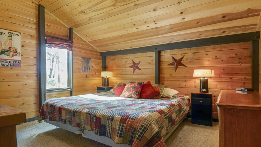 Bedroom 3, Cluster Cabin 26, Deschutes