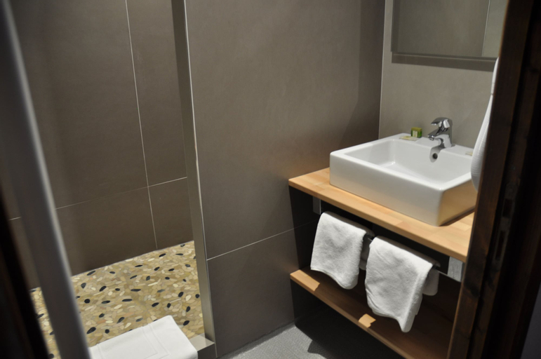 Bathroom 6