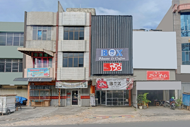 Exterior & Views 1, OYO 90399 Box House, Bandar Lampung