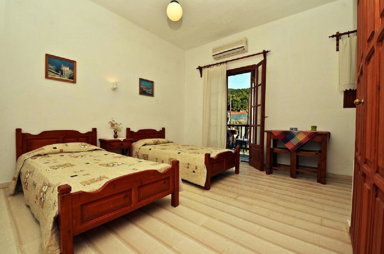 Bedroom 3, Alexios Studios, Thessaly