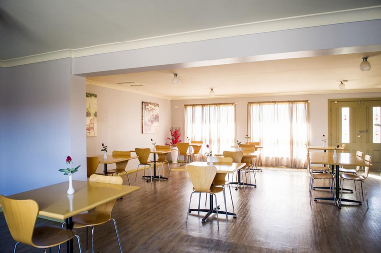 Food & Drinks 5, Cherry Blossom Motel, Young