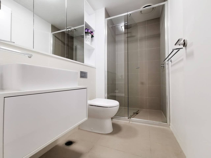 Bathroom, Hawthorn Elegant Lifestyle 1 Bedroom Apartment, Melbourne