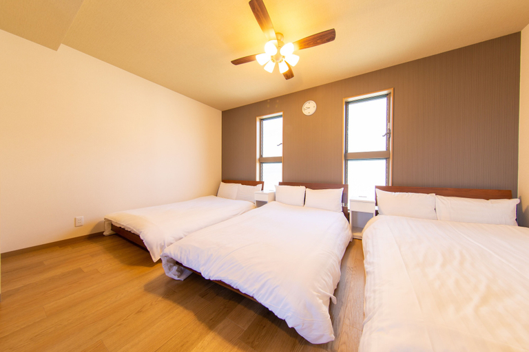 Bedroom 3, Guest House GORILLA VILLA, Osaka