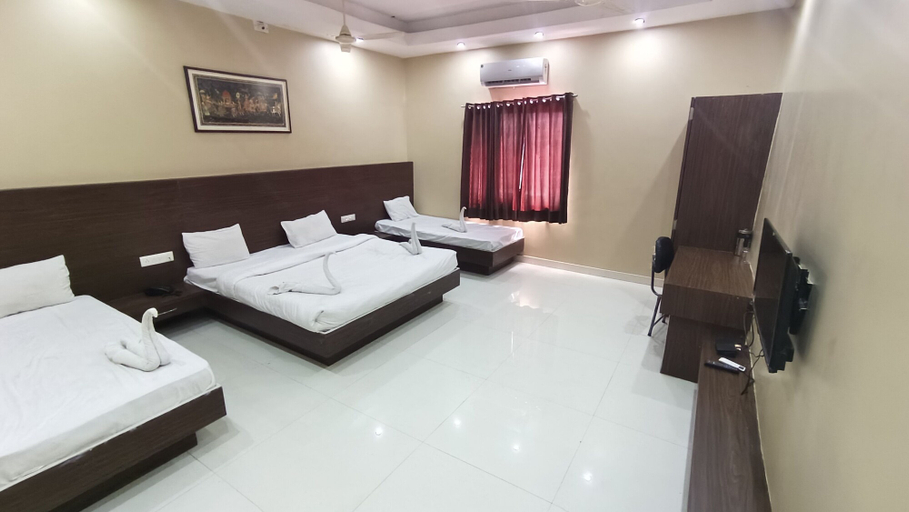 Bedroom 5, Kanha Hotel & Resort, Chittaurgarh