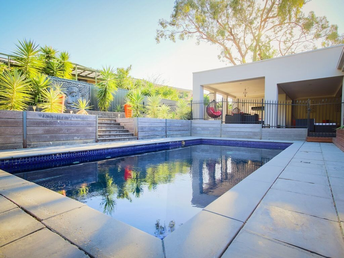 Sport & Beauty, Hollywood Tree House, Adelaide