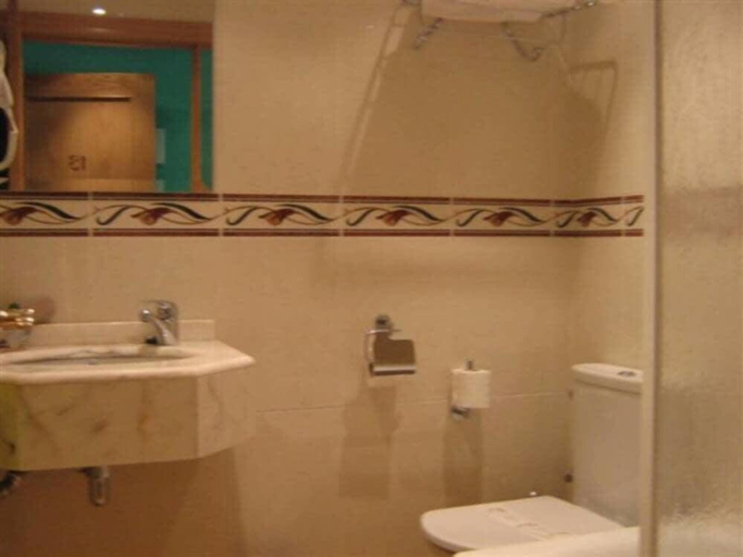 Bathroom 3, Hotel Rural Casa Migio, Asturias