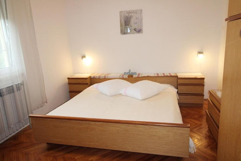 Bedroom 2, Barbara's 3 Bedroom Apartment, Ližnjan