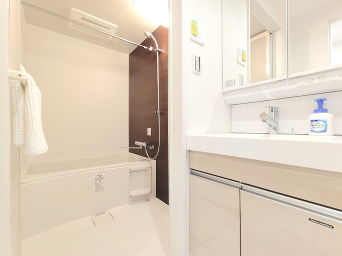 Bathroom 4, Lang Hotel, Chūō