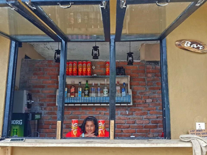 Food & Drinks 4, The Lake House, Gandaki