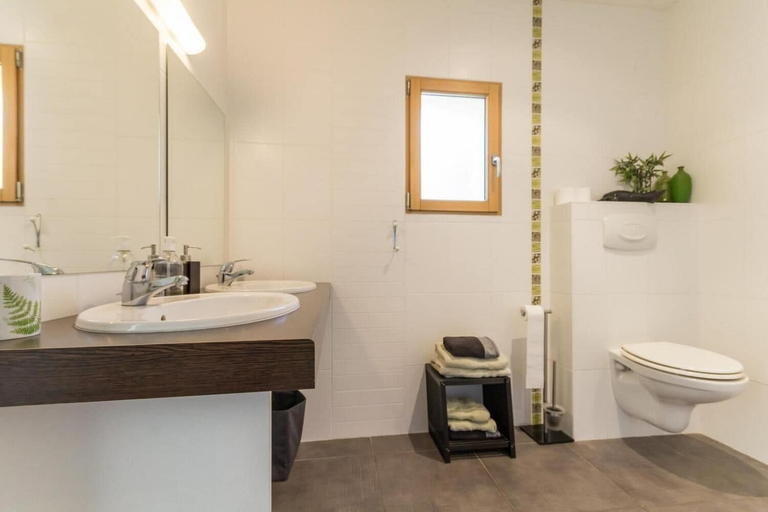 Bathroom 5, La Maison des Landes, Loire-Atlantique