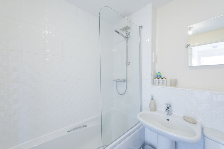Bathroom 3, Duloch Apartments KW, Fife