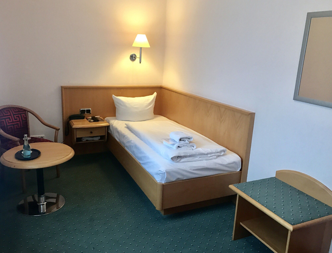Bedroom 2, Hotel Berlin in Zossen, Teltow-Fläming