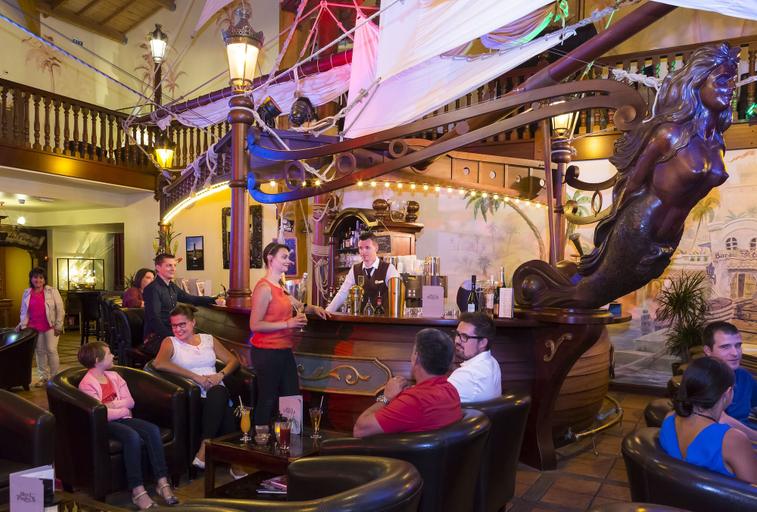 Food & Drinks 4, Hotel des Pirates, Aube