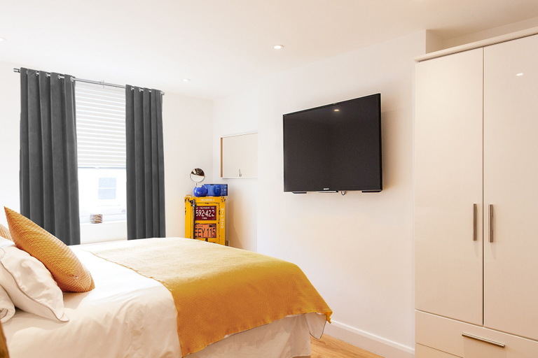 Bedroom 3, Cloud 88, London