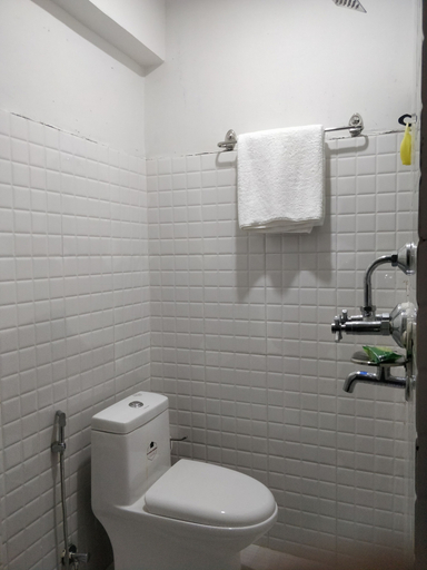 Bathroom 2, Hotel Samrajya, Bagmati