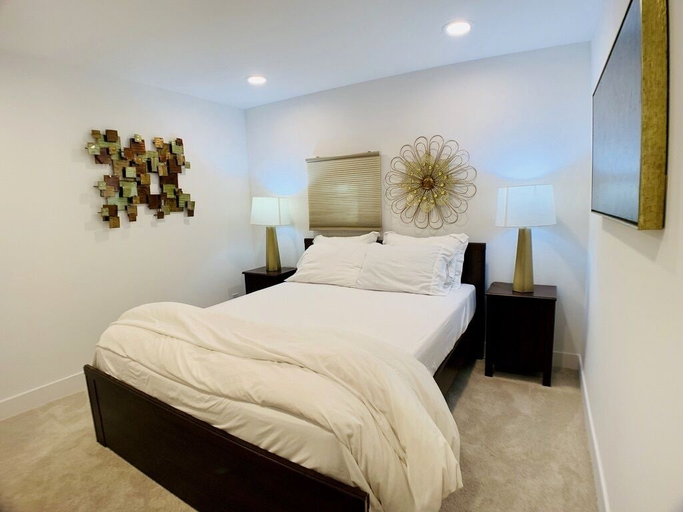 Bedroom 3, Phinneywood Basement Hideaway - Zoo meets Lake, Seattle