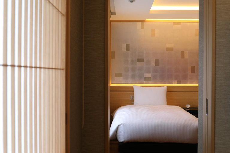 Bedroom 2, Enoshima Hotel, Fujisawa