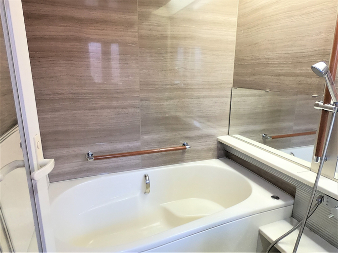 Bathroom 3, Koinami, Shima