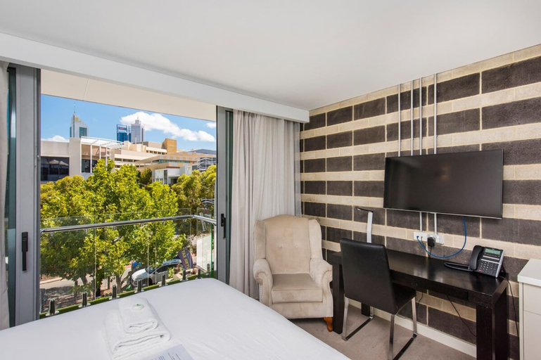Bedroom 1, Elegant 1 Bedroom Hotel Room in the City, Perth