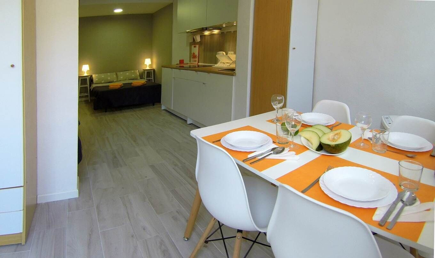 Others 5, Apartamento Blanco, Alicante