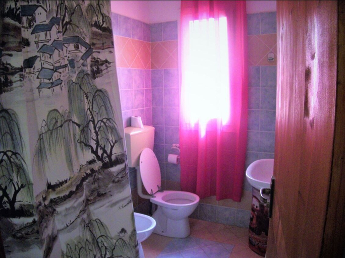 Bathroom 3, costa do sol