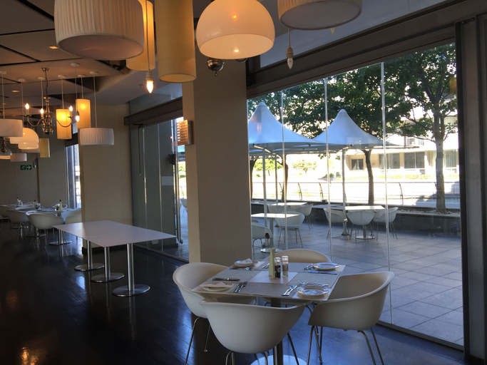 Food & Drinks 5, 214 Harbour Bridge, City of Cape Town