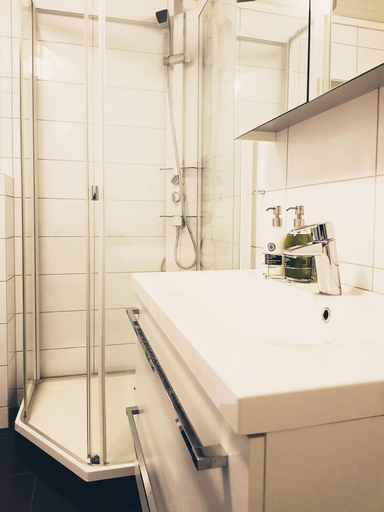 Bathroom 4, StayPlus Central Apartment With Garden, Kristiansand