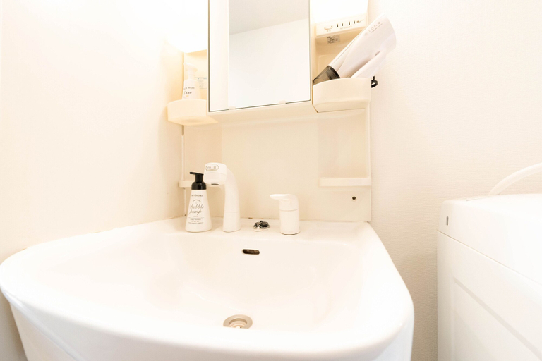 Bathroom 3, Apartment Y Legendoal Nipponbashi, Osaka