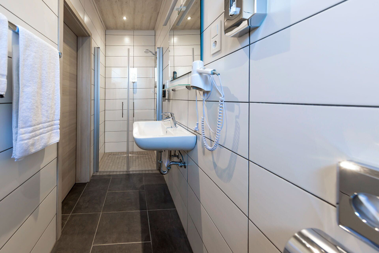 Bathroom 5, Gasthof Zum Siegburger, Kleve
