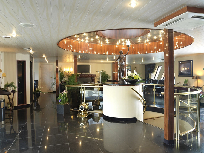 Others 5, Crossgates Hotelship Altstadt - Düsseldorf, Düsseldorf