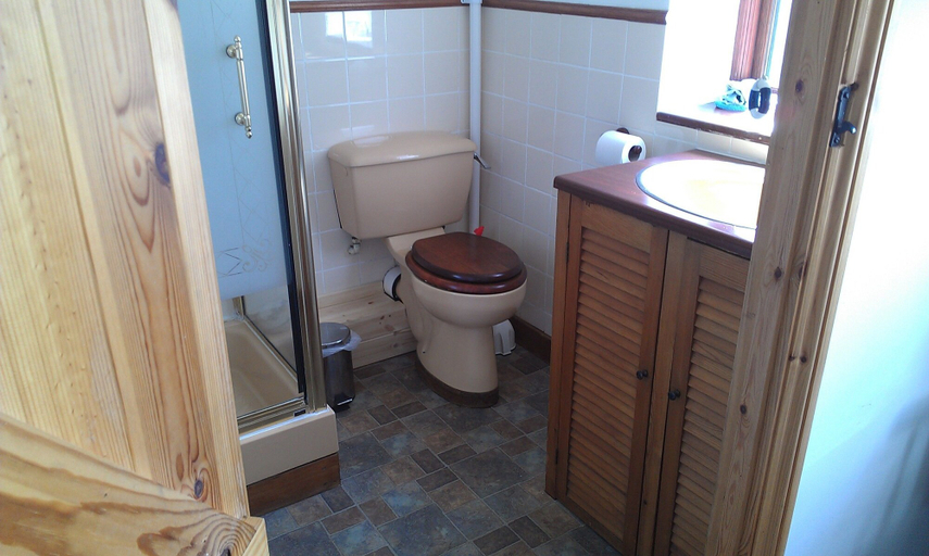 Bathroom 3, Anchorage Wells, Norfolk