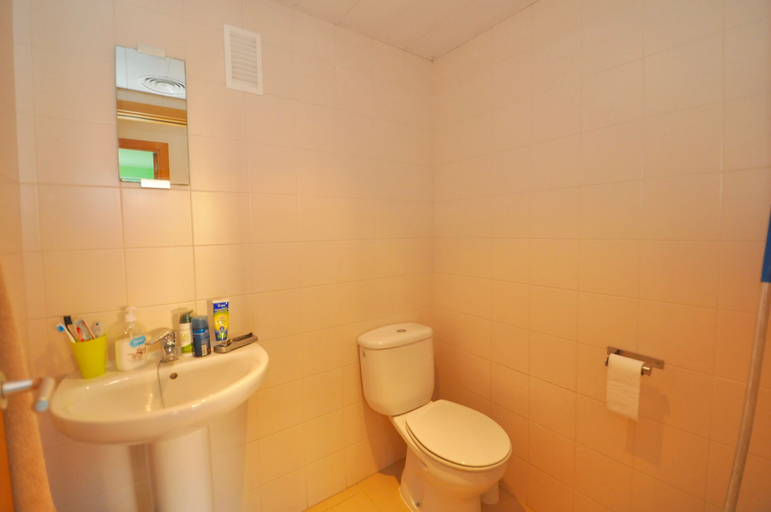 Bathroom 4, Apartment Clotilda, Girona