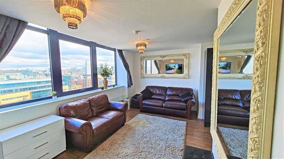 Others 4, 2 Bedroom Central Apartment, Sefton