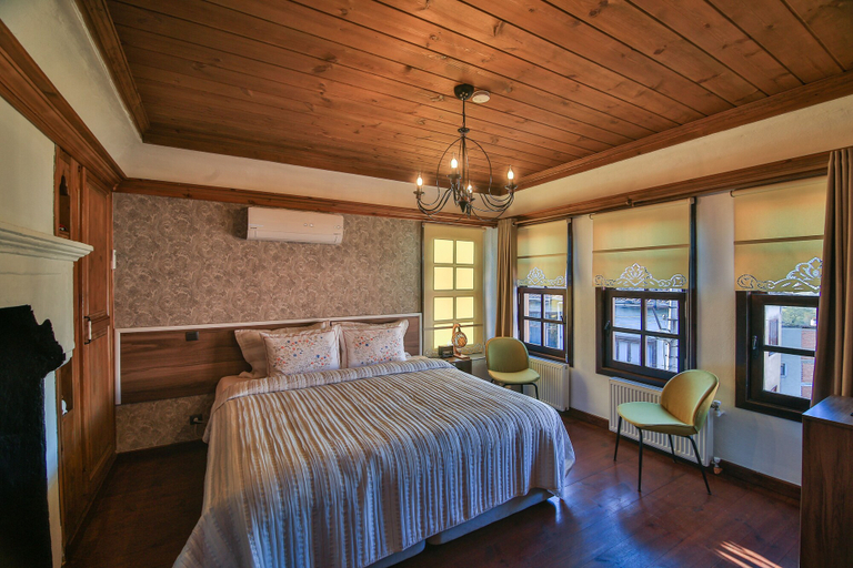 Room 2, Haz.33 Pansiyon, Merkez