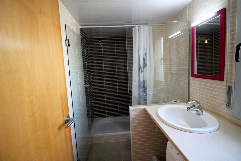 Bathroom, Apartamento 3306- Les Marines Garbí 2-5, Girona