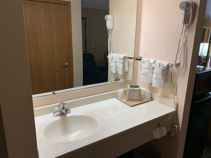 Bathroom 3, Budgetinn & Suites, Story
