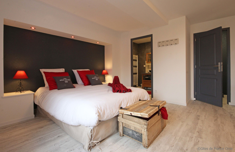 Bedroom 5, Au fer à cheval, Orne