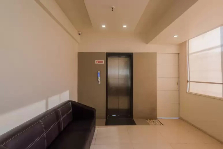 Others 5, Hotel Aura, Mumbai Suburban