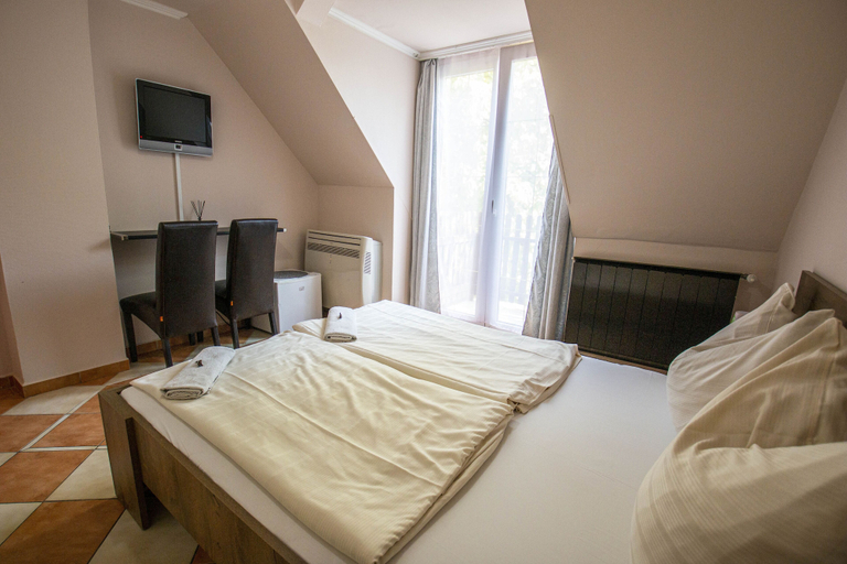 Bedroom 3, Richter Pansion, Budapesti