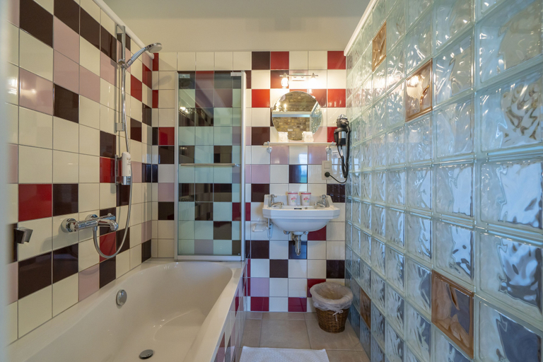 Bathroom 5, B&B Schraevenacker, West-Vlaanderen