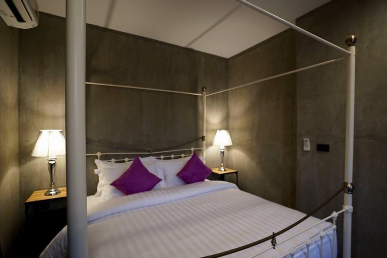 Bedroom 13