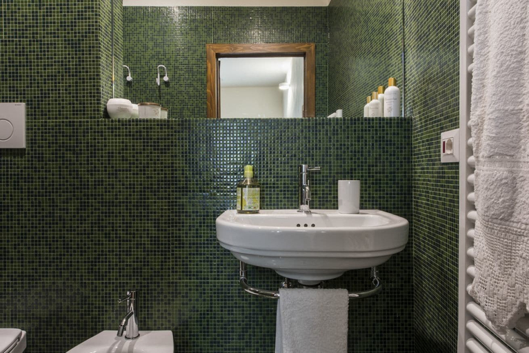 Bathroom sink, Casa Tina, Florence