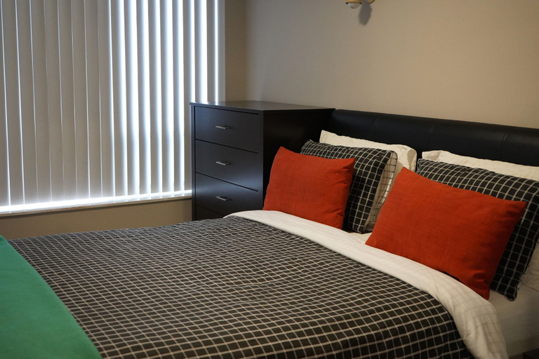 Bedroom 2, Living Suites Toronto Convention Centre, Toronto