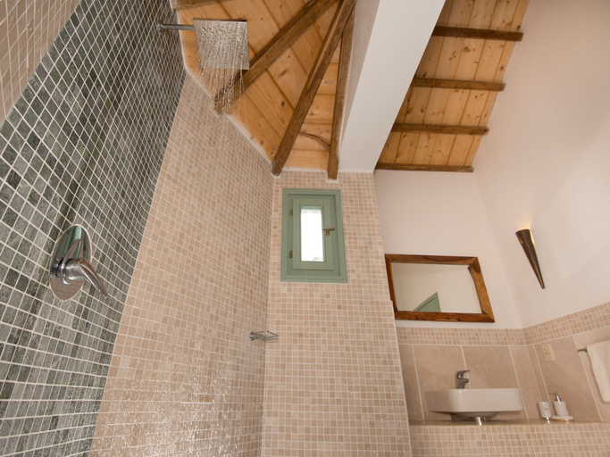 Bathroom 3, Aquilo Villa, Thessaly