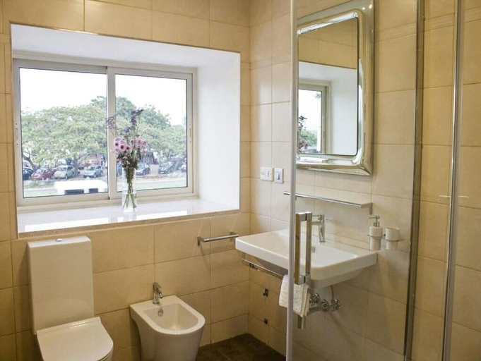 Bathroom 3, Axis Suites Hotel, Accra